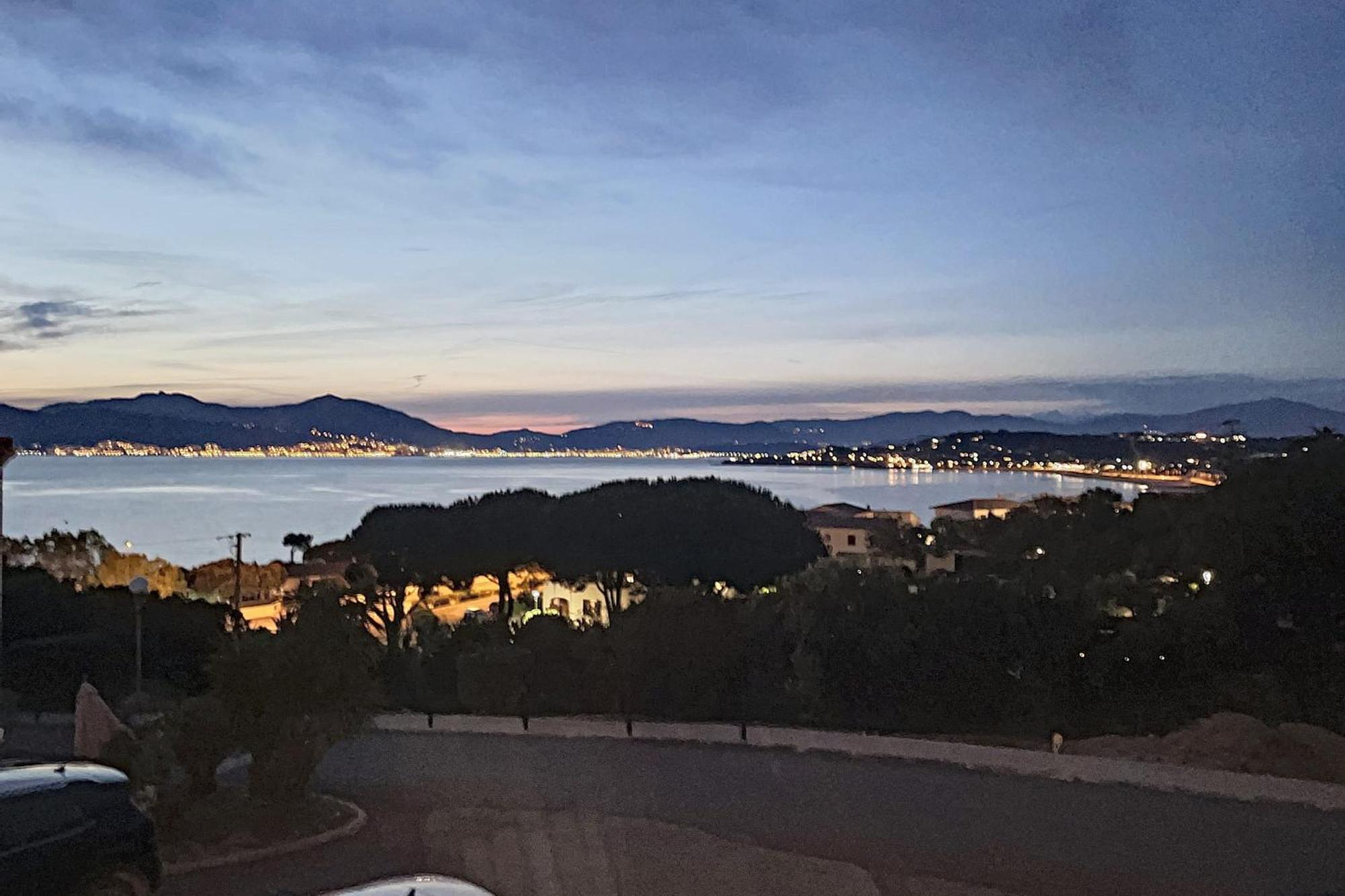 De Vue 3 Pieces Climatise & Wifi 4 A 6 Personnes *